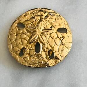 Vintage Sand Dollar Scarf Clip - Gold Tone - Coastal Nautical - Elegant - Preppy